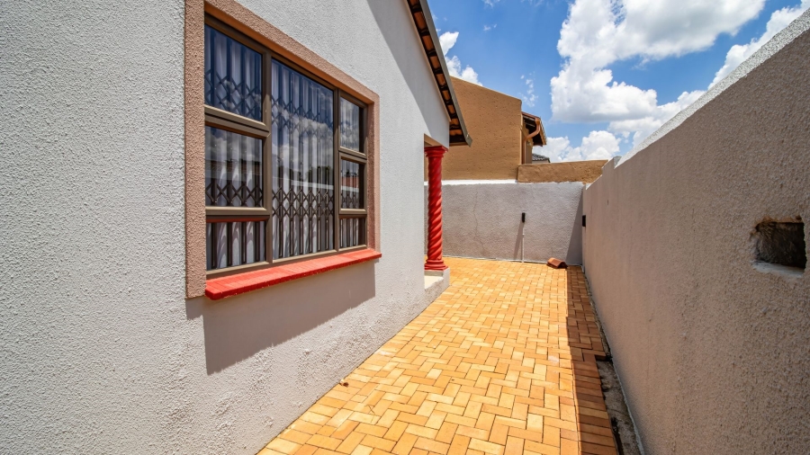 3 Bedroom Property for Sale in Eikenhof Gauteng