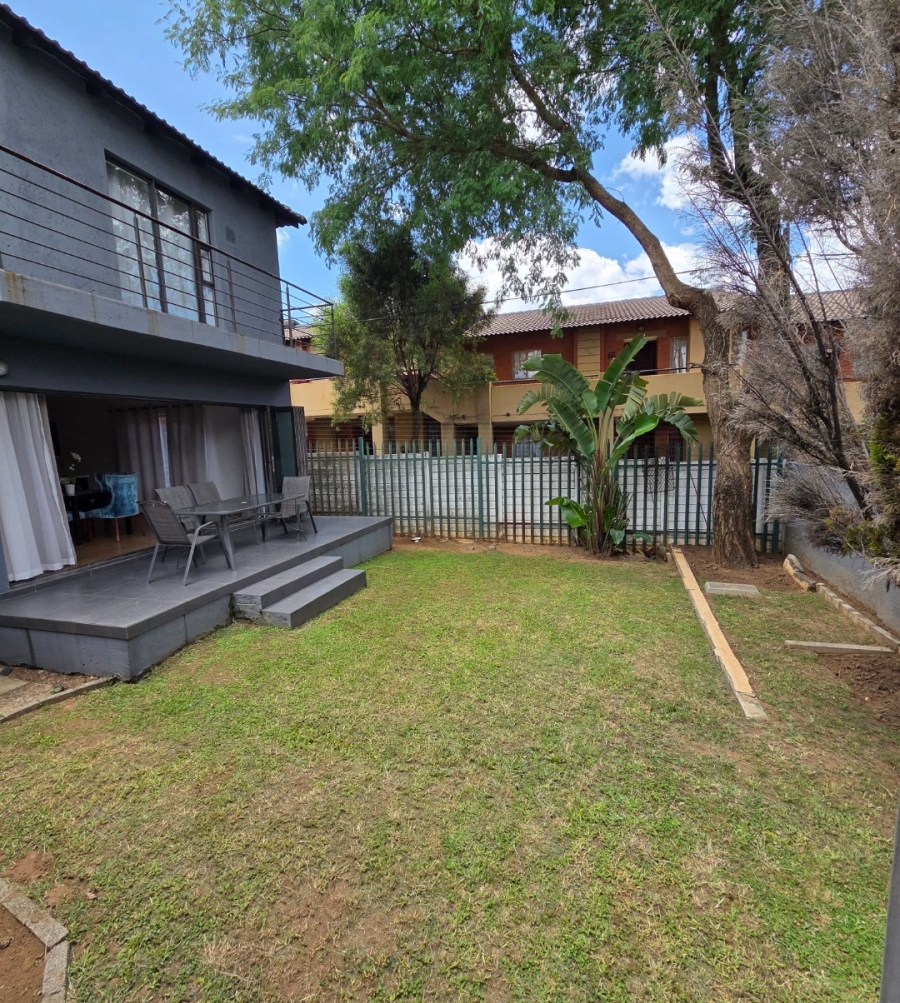 6 Bedroom Property for Sale in Noordwyk Gauteng