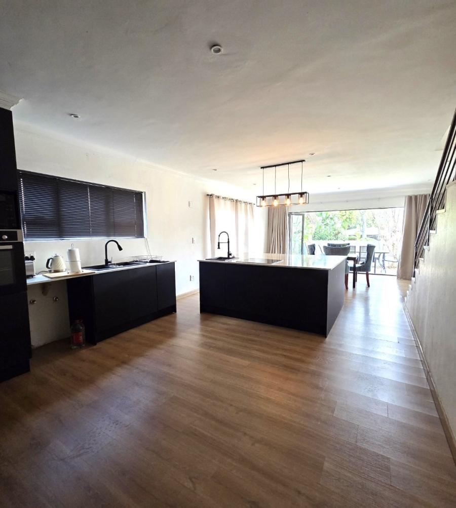 6 Bedroom Property for Sale in Noordwyk Gauteng