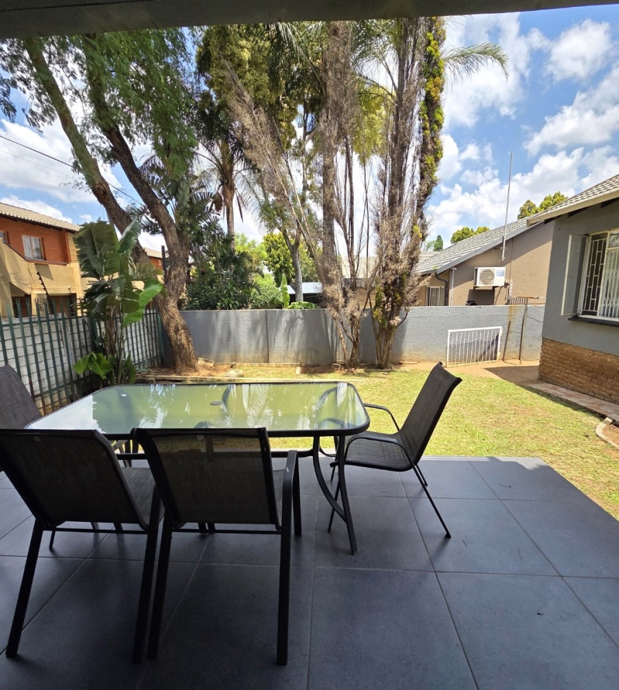 6 Bedroom Property for Sale in Noordwyk Gauteng