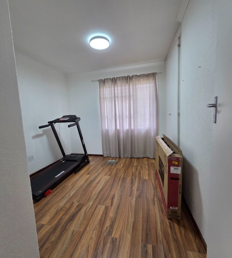 6 Bedroom Property for Sale in Noordwyk Gauteng