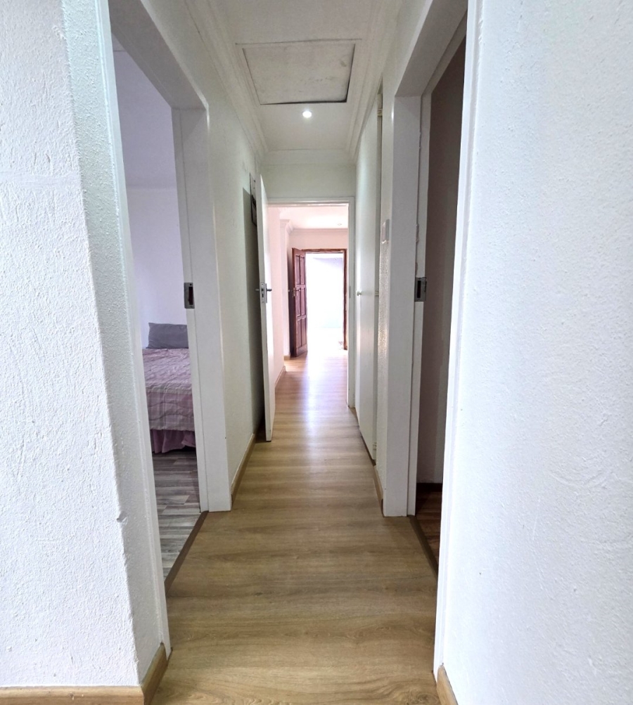 6 Bedroom Property for Sale in Noordwyk Gauteng