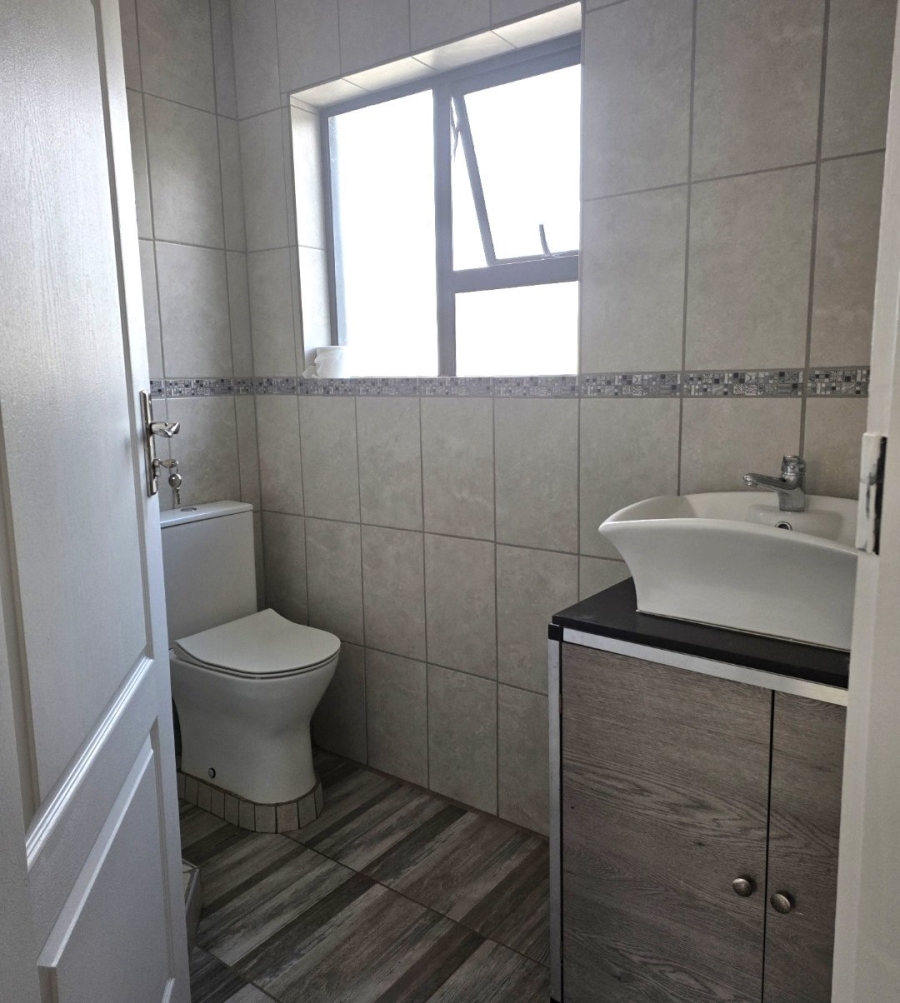 6 Bedroom Property for Sale in Noordwyk Gauteng