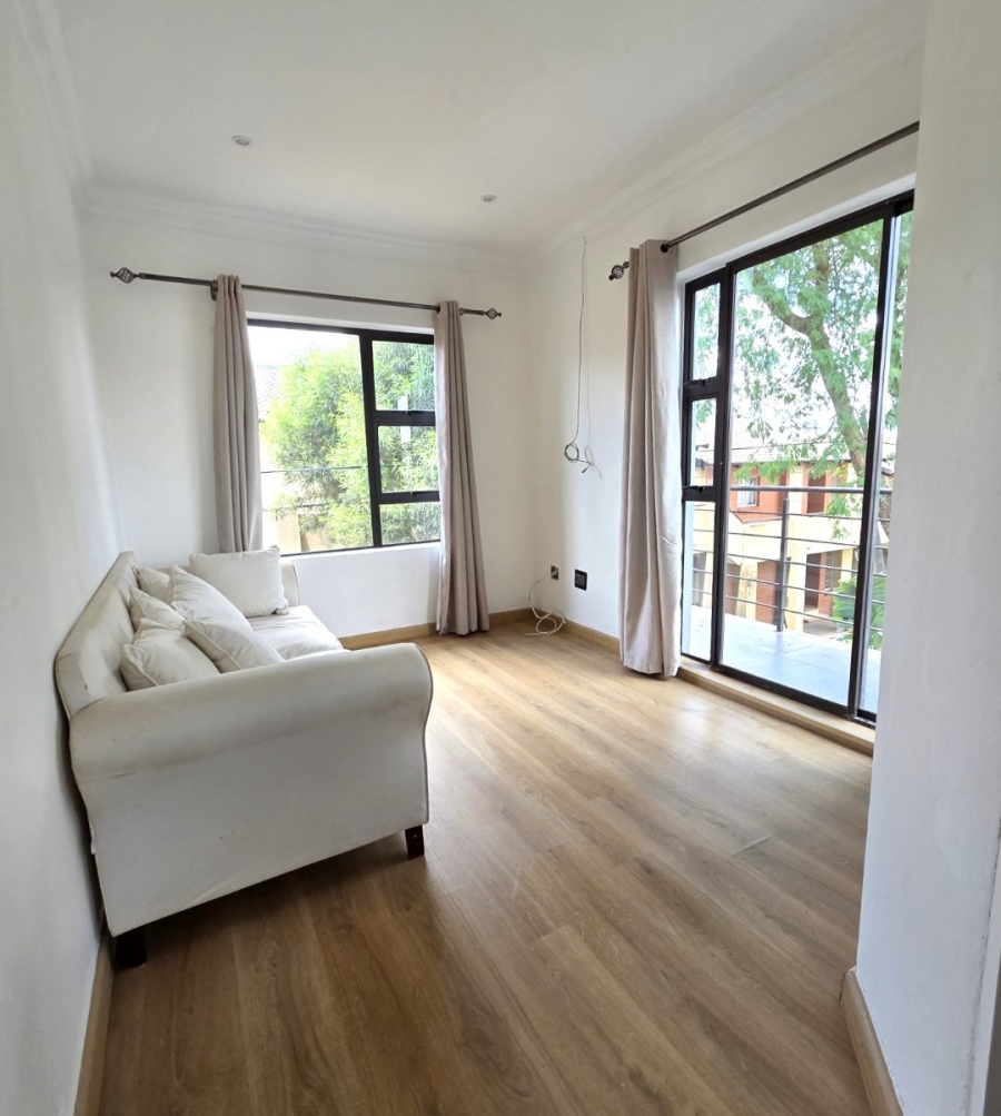 6 Bedroom Property for Sale in Noordwyk Gauteng