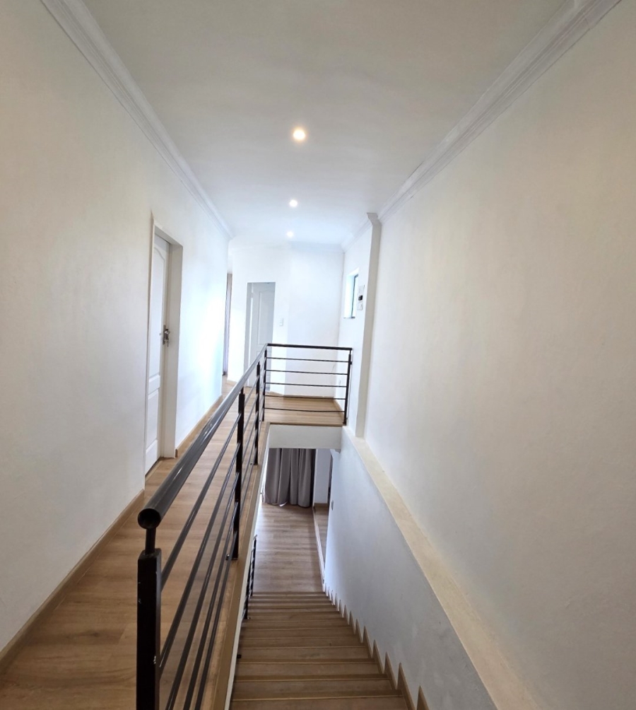 6 Bedroom Property for Sale in Noordwyk Gauteng