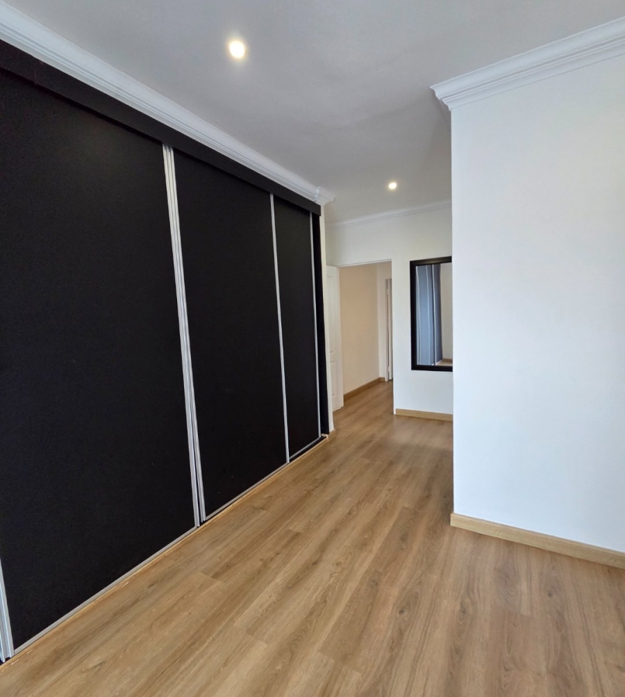 6 Bedroom Property for Sale in Noordwyk Gauteng