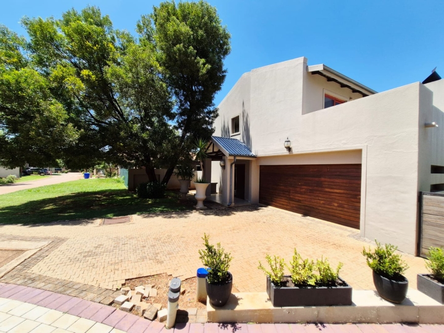 To Let 2 Bedroom Property for Rent in Olympus AH Gauteng