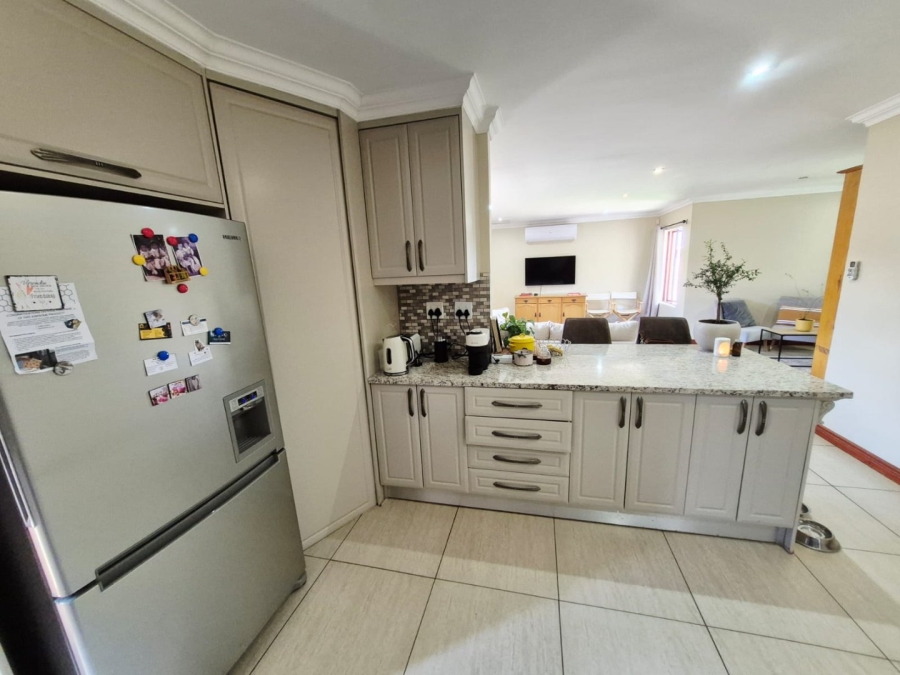 To Let 2 Bedroom Property for Rent in Olympus AH Gauteng