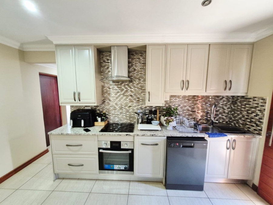 To Let 2 Bedroom Property for Rent in Olympus AH Gauteng
