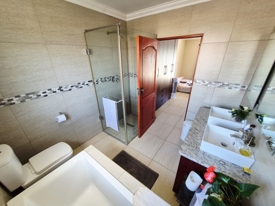 To Let 2 Bedroom Property for Rent in Olympus AH Gauteng