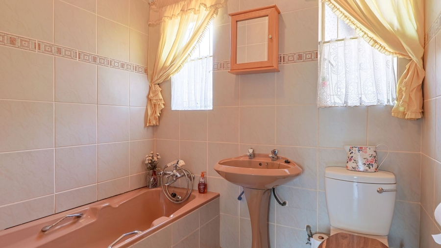 3 Bedroom Property for Sale in Zwartkop Gauteng