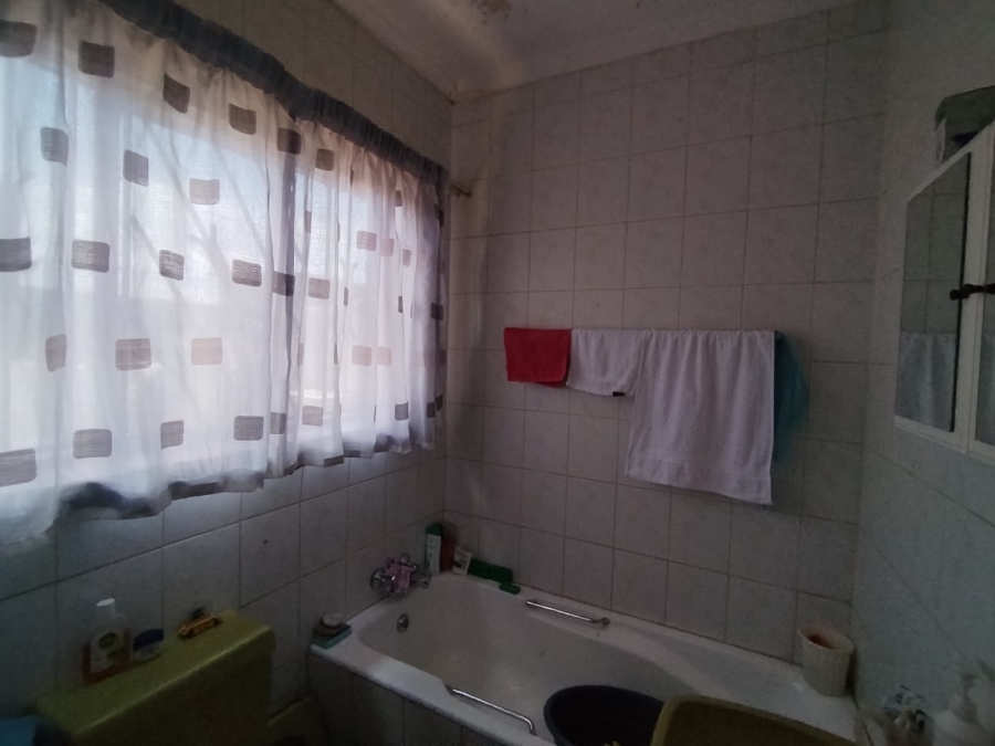 3 Bedroom Property for Sale in Tladi Gauteng