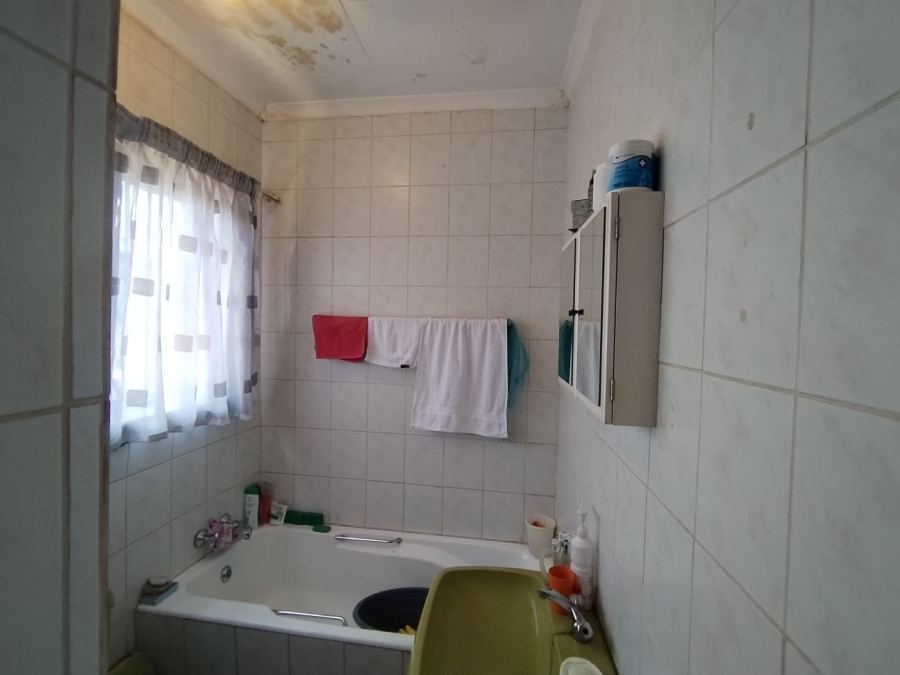 3 Bedroom Property for Sale in Tladi Gauteng