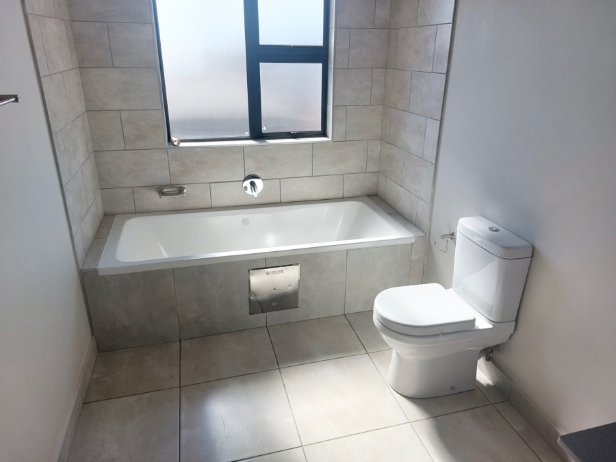 To Let 4 Bedroom Property for Rent in Six Fountains Residential Estate Gauteng