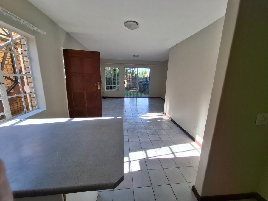 2 Bedroom Property for Sale in Wapadrand Gauteng