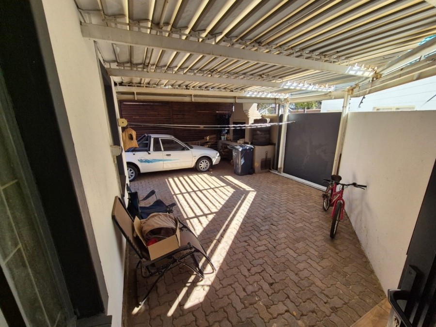 3 Bedroom Property for Sale in Magalieskruin Gauteng