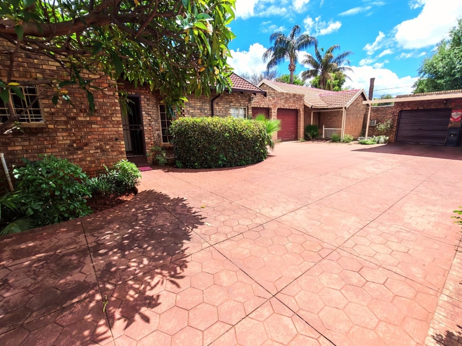 3 Bedroom Property for Sale in Sinoville Gauteng