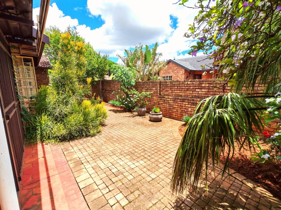 3 Bedroom Property for Sale in Sinoville Gauteng