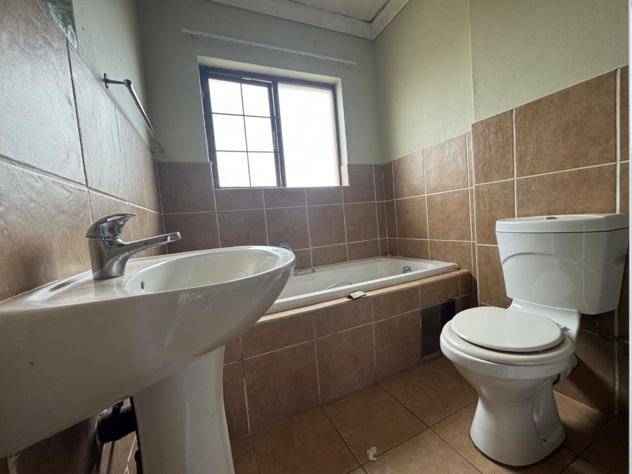2 Bedroom Property for Sale in Montana Tuine Gauteng