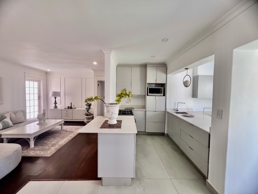 5 Bedroom Property for Sale in Silver Lakes Gauteng