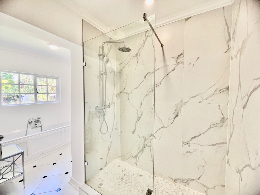 5 Bedroom Property for Sale in Silver Lakes Gauteng