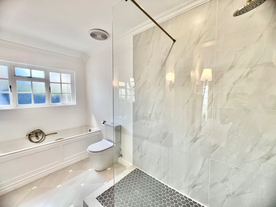 5 Bedroom Property for Sale in Silver Lakes Gauteng