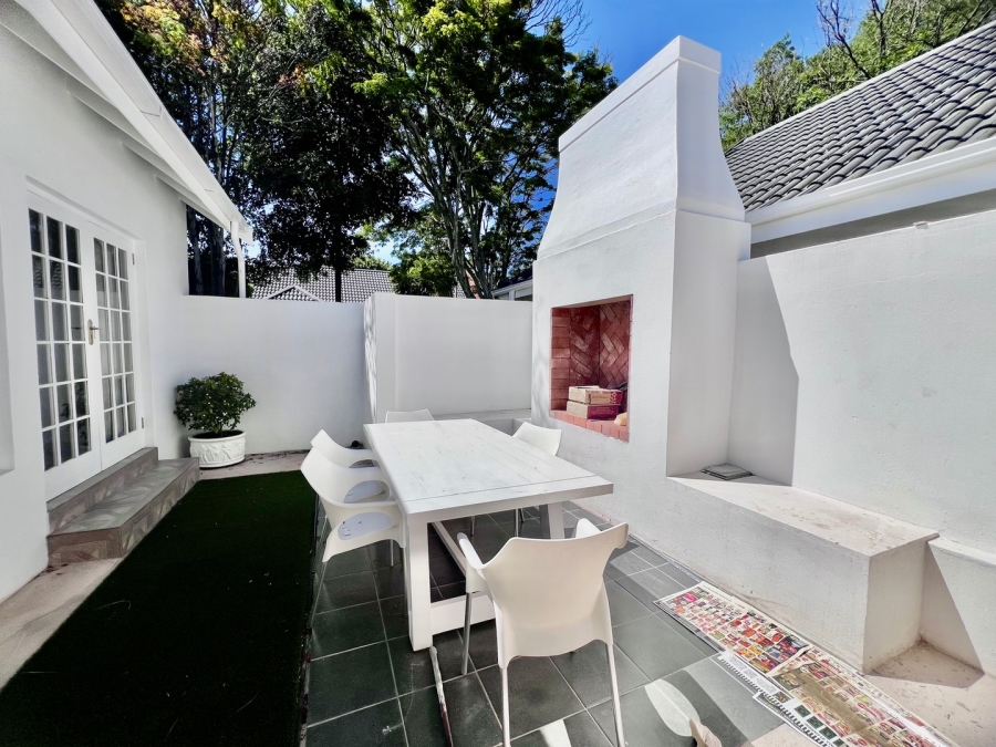 5 Bedroom Property for Sale in Silver Lakes Gauteng