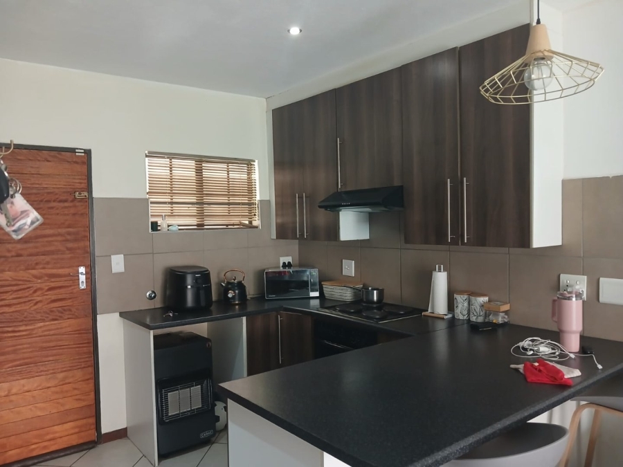 2 Bedroom Property for Sale in Noordwyk Gauteng