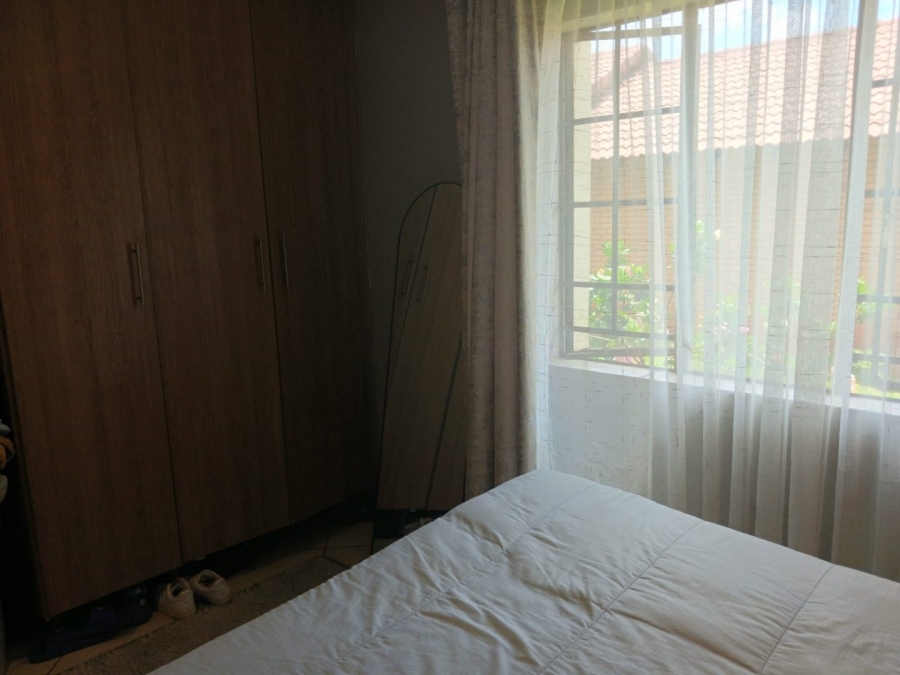 2 Bedroom Property for Sale in Noordwyk Gauteng
