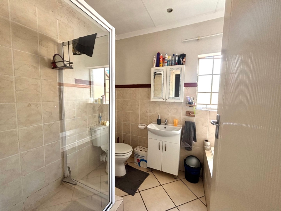 2 Bedroom Property for Sale in Annlin Gauteng