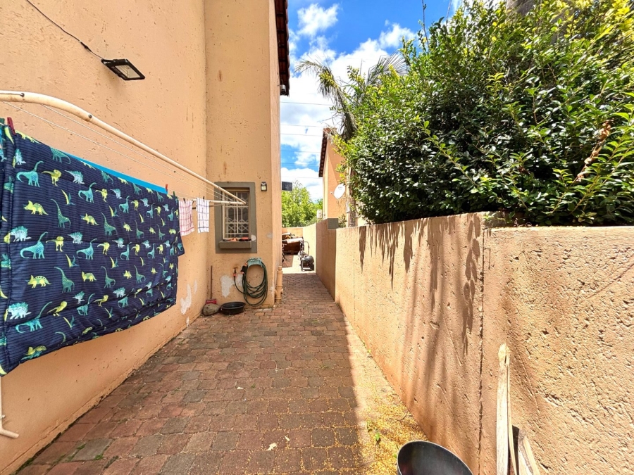 2 Bedroom Property for Sale in Annlin Gauteng