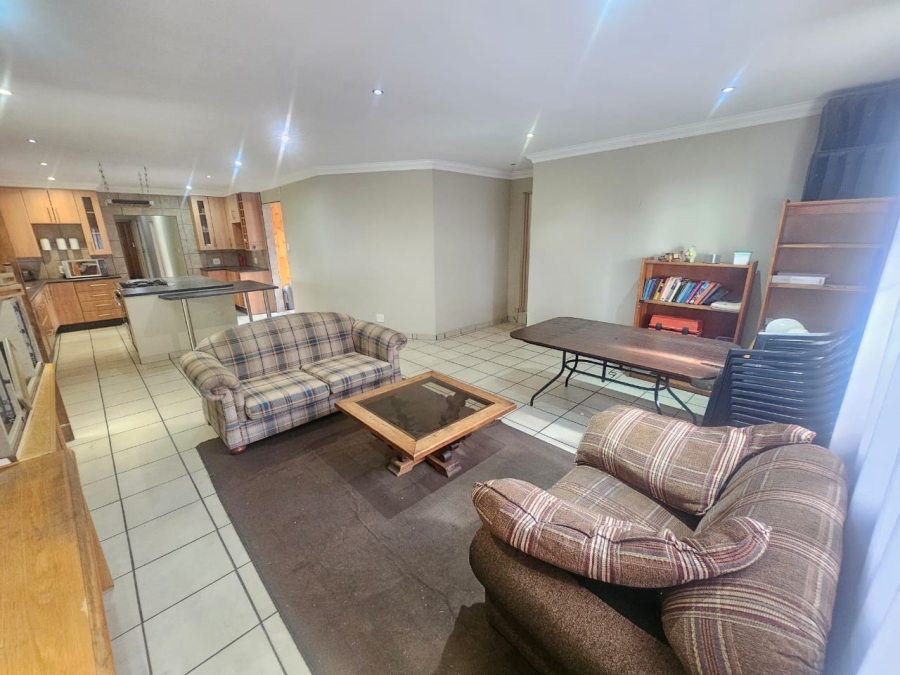 To Let 4 Bedroom Property for Rent in Mnandi Gauteng