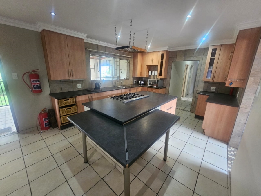 To Let 4 Bedroom Property for Rent in Mnandi Gauteng