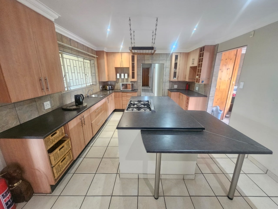To Let 4 Bedroom Property for Rent in Mnandi Gauteng
