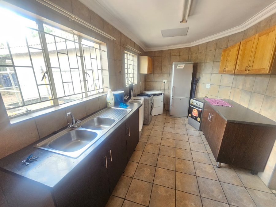 To Let 4 Bedroom Property for Rent in Mnandi Gauteng