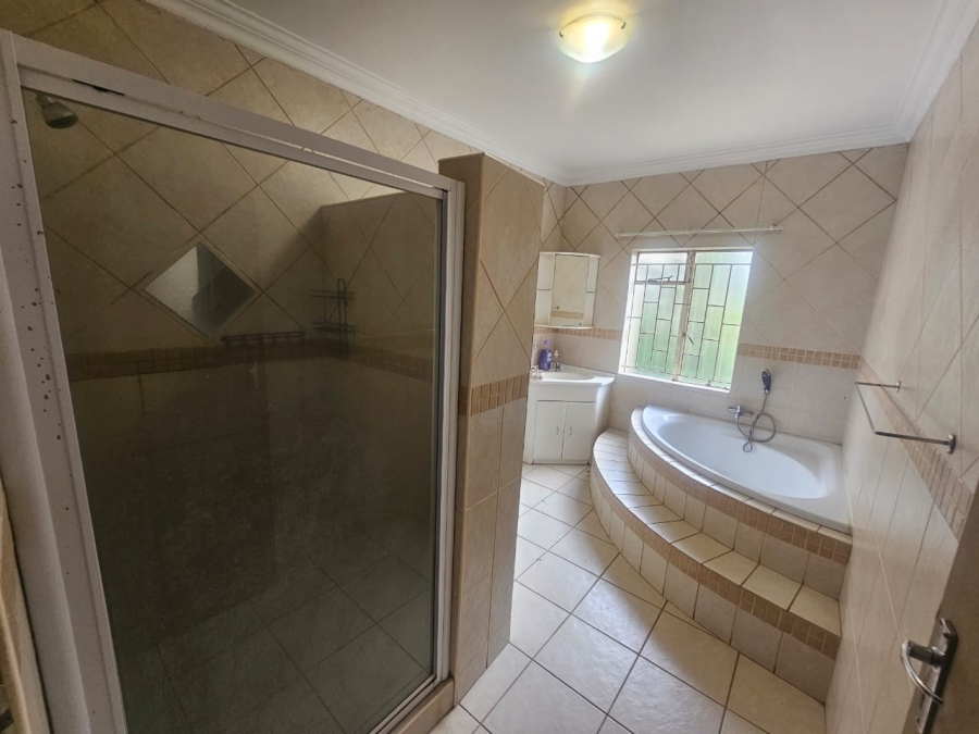 To Let 4 Bedroom Property for Rent in Mnandi Gauteng