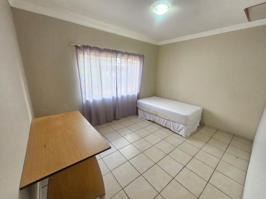 To Let 4 Bedroom Property for Rent in Mnandi Gauteng
