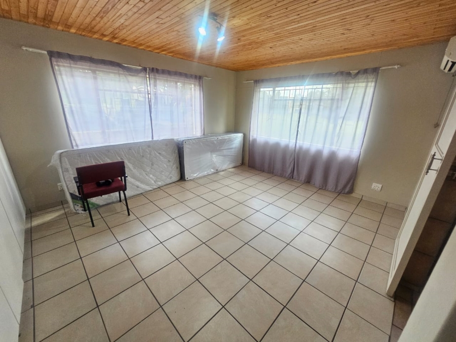 To Let 4 Bedroom Property for Rent in Mnandi Gauteng