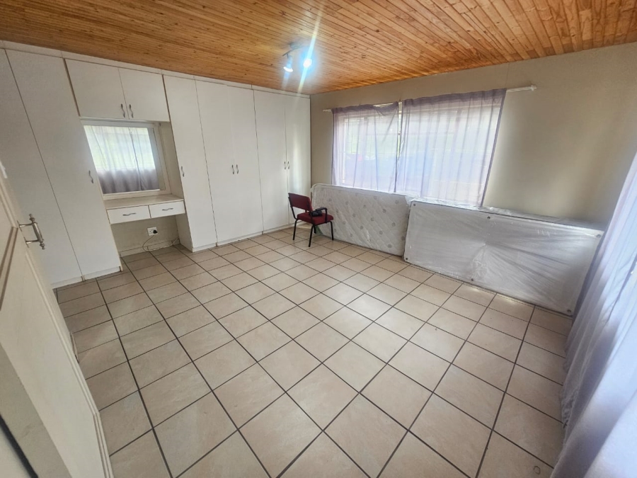 To Let 4 Bedroom Property for Rent in Mnandi Gauteng