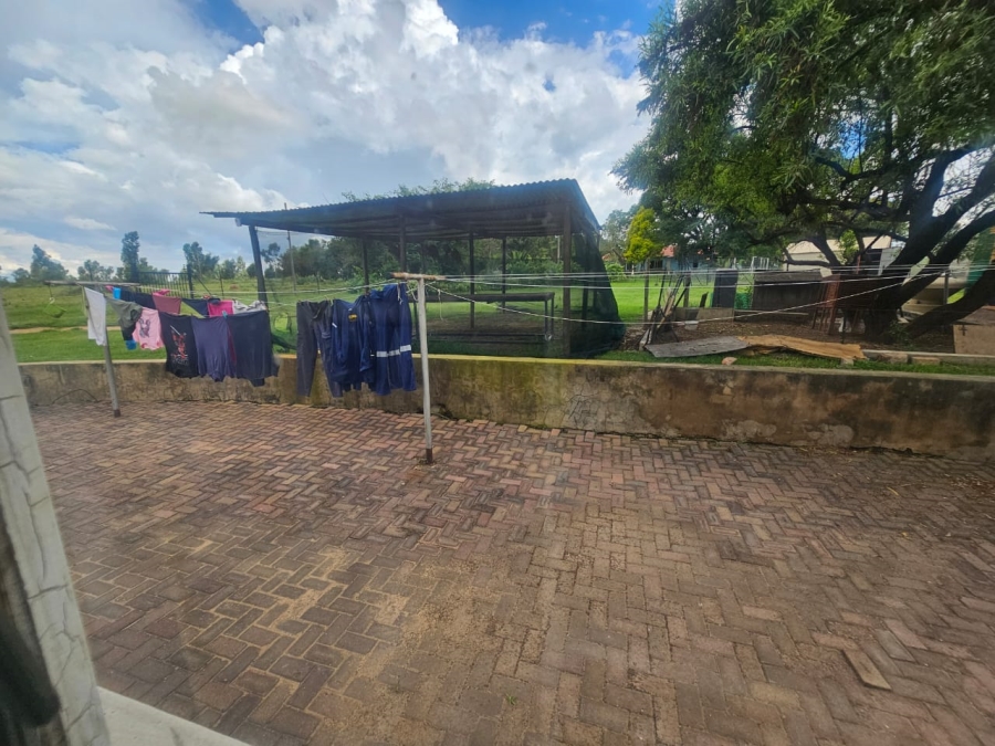 To Let 4 Bedroom Property for Rent in Mnandi Gauteng