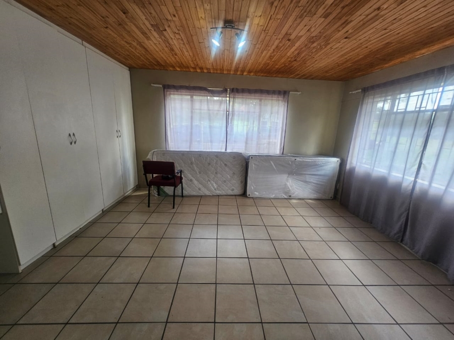 To Let 4 Bedroom Property for Rent in Mnandi Gauteng