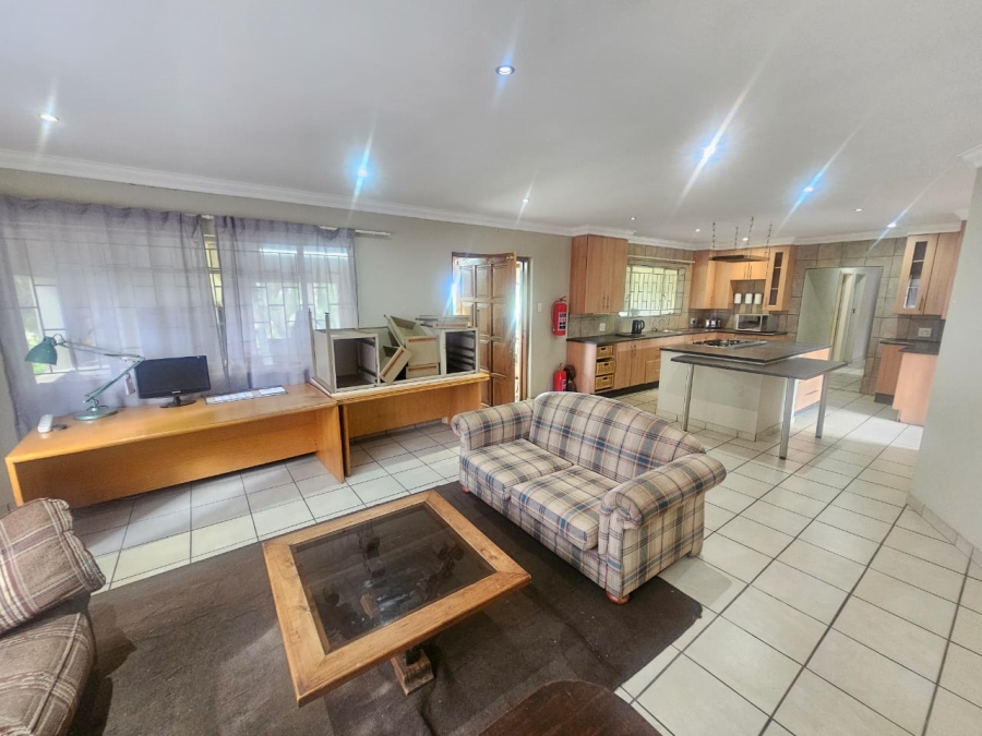 To Let 4 Bedroom Property for Rent in Mnandi Gauteng