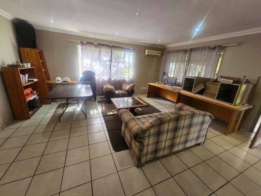 To Let 4 Bedroom Property for Rent in Mnandi Gauteng