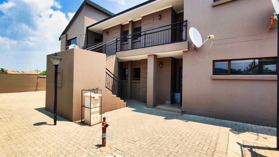 2 Bedroom Property for Sale in Helderwyk Gauteng
