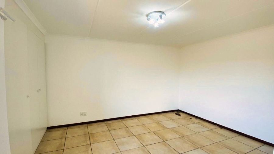 2 Bedroom Property for Sale in Helderwyk Gauteng