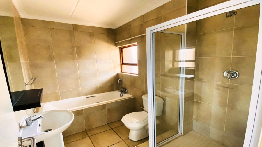 2 Bedroom Property for Sale in Helderwyk Gauteng
