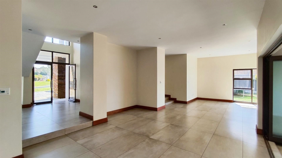 5 Bedroom Property for Sale in Helderwyk Gauteng