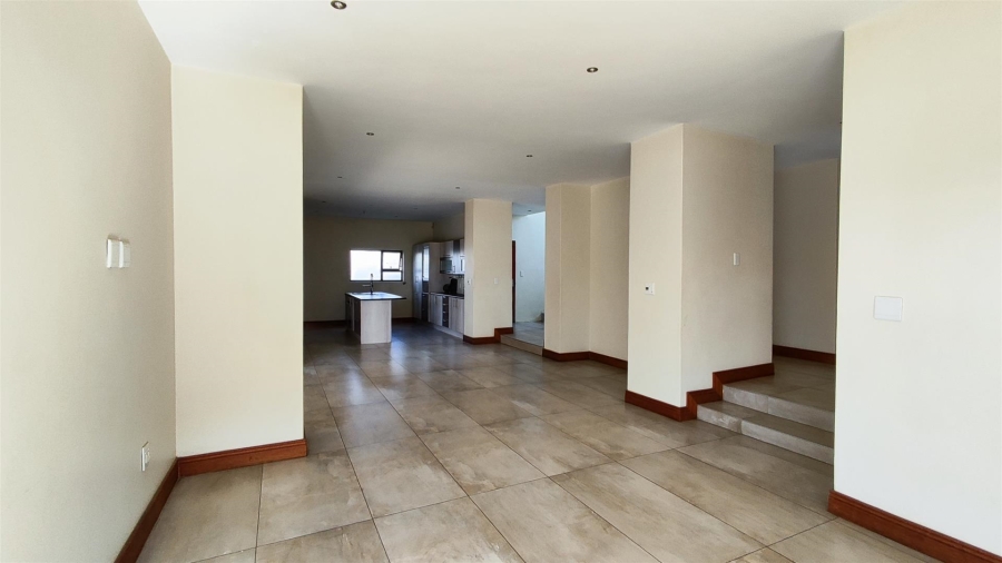 5 Bedroom Property for Sale in Helderwyk Gauteng