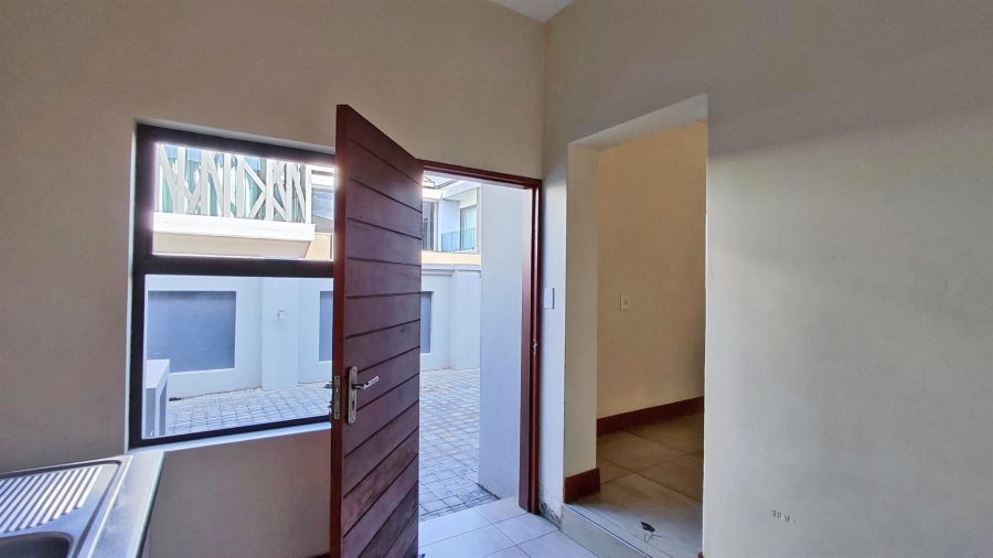 5 Bedroom Property for Sale in Helderwyk Gauteng