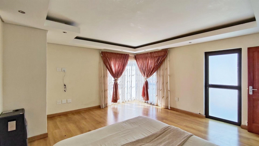 5 Bedroom Property for Sale in Helderwyk Gauteng
